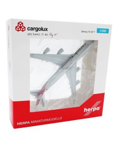 Aircraft model 747-8F 1:500